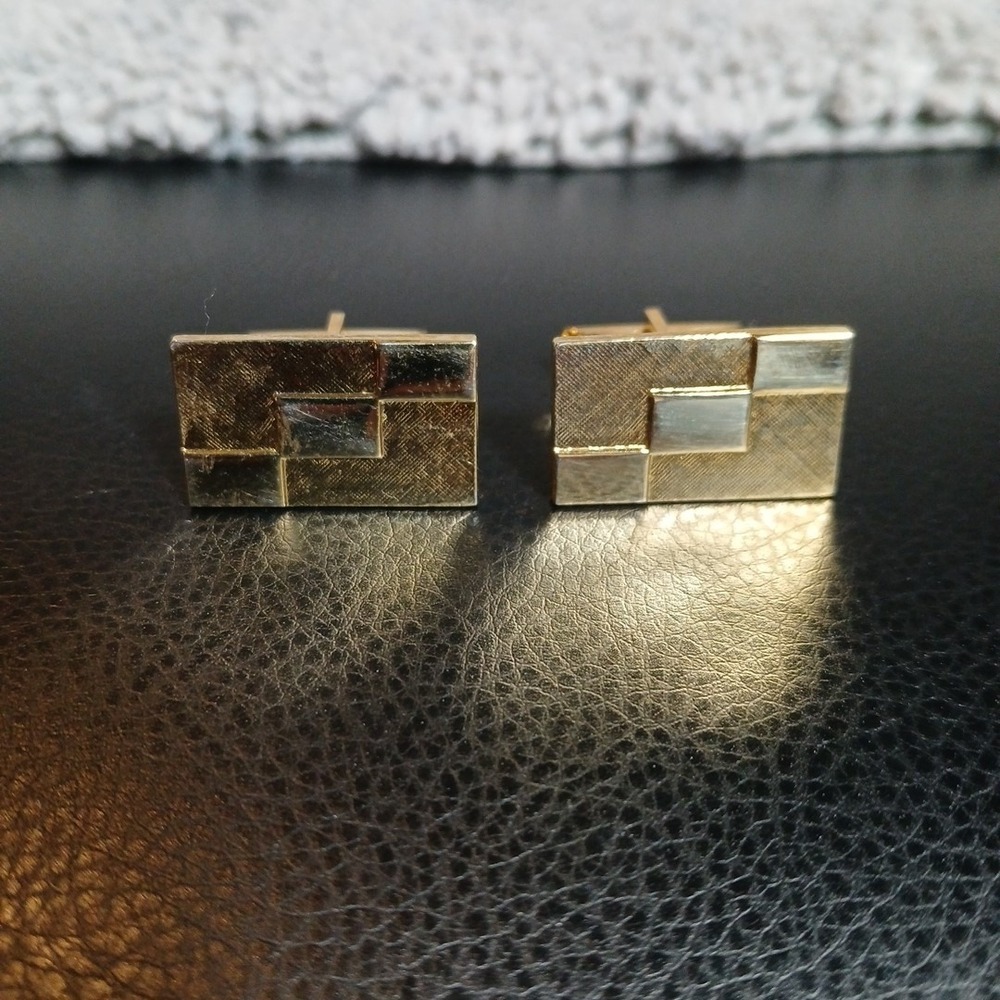Vintage Gold Tone Cuff Links